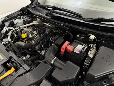 DC72MHV Nissan Qashqai 1.3 DiG-T MH N-Connecta [Glass Roof] 5dr Thumbnail #29