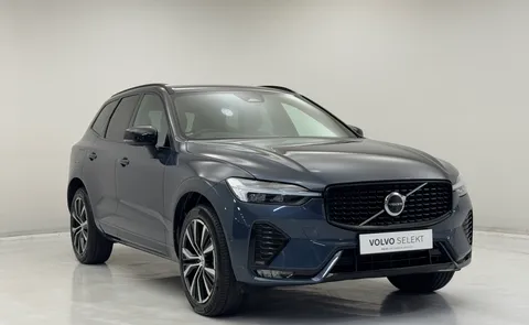 DU74WKJ Volvo XC60 2.0 B5P Plus Dark 5dr AWD Geartronic Thumbnail #1