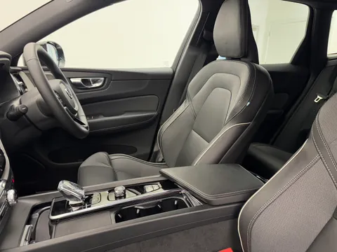 DU74WKJ Volvo XC60 2.0 B5P Plus Dark 5dr AWD Geartronic Thumbnail #9