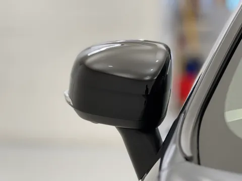 DU74WKJ Volvo XC60 2.0 B5P Plus Dark 5dr AWD Geartronic Thumbnail #25