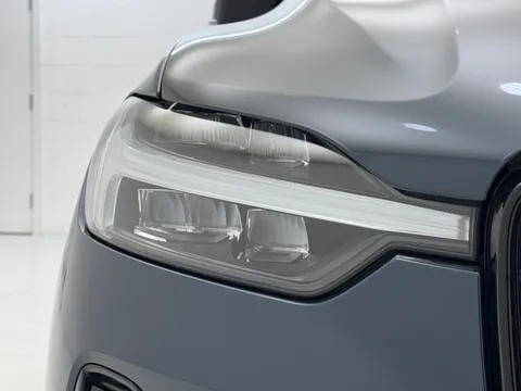 DU74WKJ Volvo XC60 2.0 B5P Plus Dark 5dr AWD Geartronic Thumbnail #30