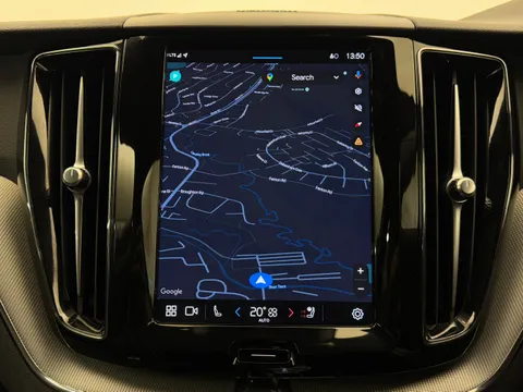 DU74WKJ Volvo XC60 2.0 B5P Plus Dark 5dr AWD Geartronic Thumbnail #28