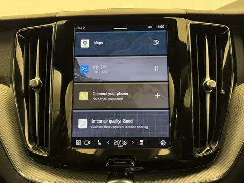 DU74WKJ Volvo XC60 2.0 B5P Plus Dark 5dr AWD Geartronic Thumbnail #32