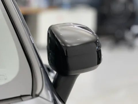 DU74WKJ Volvo XC60 2.0 B5P Plus Dark 5dr AWD Geartronic Thumbnail #34