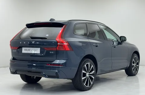 DU74WKJ Volvo XC60 2.0 B5P Plus Dark 5dr AWD Geartronic Thumbnail #6