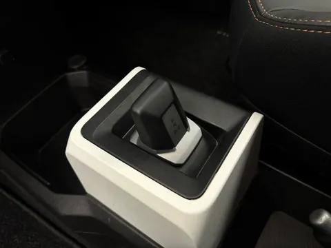 NA74XKN Dacia Spring 27kWh Extreme 65 48kW 5dr Auto Thumbnail #15