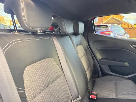 BN73ZRU Renault Clio 1.6 E-TECH full hybrid 145 Techno 5dr Auto Thumbnail #11