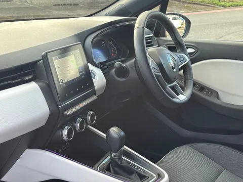 BN73ZRU Renault Clio 1.6 E-TECH full hybrid 145 Techno 5dr Auto Thumbnail #15