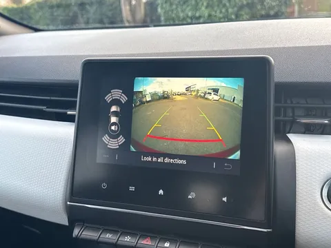 BN73ZRU Renault Clio 1.6 E-TECH full hybrid 145 Techno 5dr Auto Thumbnail #6