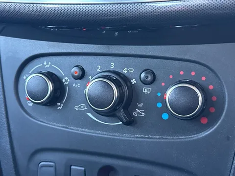 VK70ELC Dacia Sandero Stepway 0.9 TCe Comfort 5dr Thumbnail #32