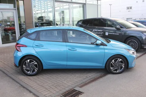 DE22NCX Hyundai i20 1.0T GDi 48V MHD SE Connect 5dr Thumbnail #6