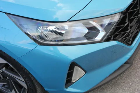 DE22NCX Hyundai i20 1.0T GDi 48V MHD SE Connect 5dr Thumbnail #12