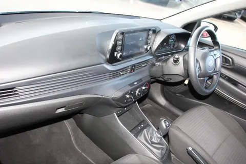 DE22NCX Hyundai i20 1.0T GDi 48V MHD SE Connect 5dr Thumbnail #14