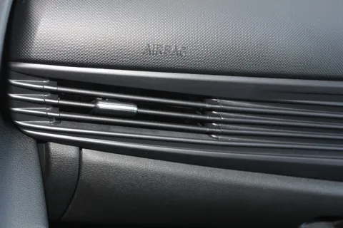 DE22NCX Hyundai i20 1.0T GDi 48V MHD SE Connect 5dr Thumbnail #15