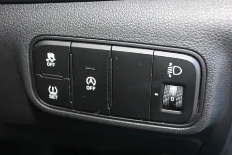 DE22NCX Hyundai i20 1.0T GDi 48V MHD SE Connect 5dr Thumbnail #21