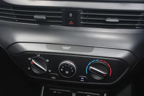 DE22NCX Hyundai i20 1.0T GDi 48V MHD SE Connect 5dr Thumbnail #29