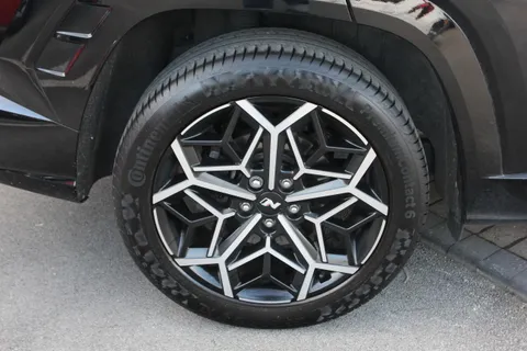 DF23GVC Hyundai Tucson 1.6 TGDi 48V MHD N Line 5dr 2WD DCT Thumbnail #5