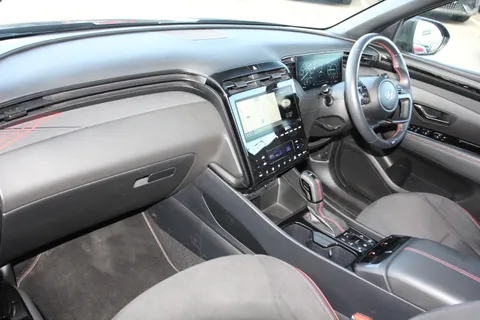 DF23GVC Hyundai Tucson 1.6 TGDi 48V MHD N Line 5dr 2WD DCT Thumbnail #10