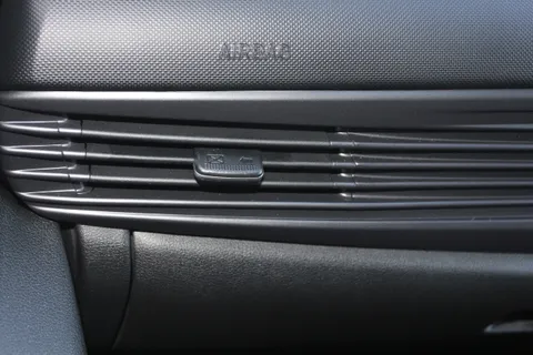 EA25SZW Hyundai i20 1.0T GDi Premium 5dr DCT Thumbnail #10