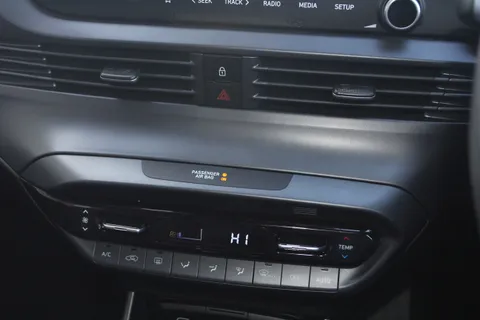 EA25SZW Hyundai i20 1.0T GDi Premium 5dr DCT Thumbnail #25