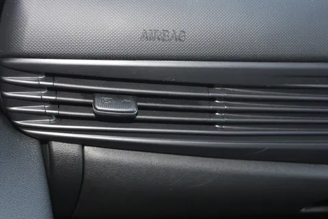 EA25YTK Hyundai i20 1.0T GDi Premium 5dr Thumbnail #14