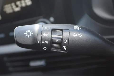 EA25YTK Hyundai i20 1.0T GDi Premium 5dr Thumbnail #23