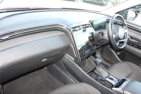 EK22SWW Hyundai Tucson 1.6 TGDi 48V MHD Premium 5dr 2WD DCT Thumbnail #13