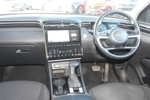 EK22SWW Hyundai Tucson 1.6 TGDi 48V MHD Premium 5dr 2WD DCT Thumbnail #16