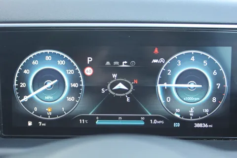 EK22SWW Hyundai Tucson 1.6 TGDi 48V MHD Premium 5dr 2WD DCT Thumbnail #21