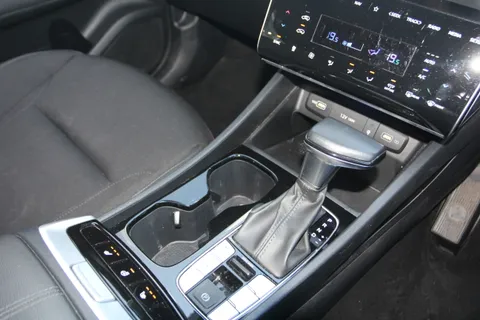 EK22SWW Hyundai Tucson 1.6 TGDi 48V MHD Premium 5dr 2WD DCT Thumbnail #26