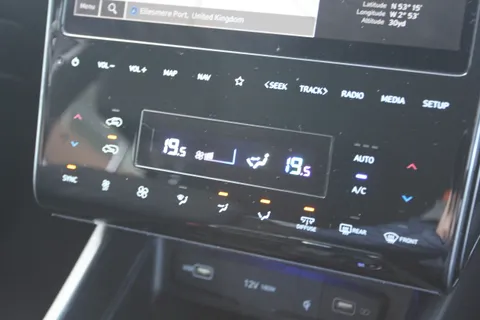 EK22SWW Hyundai Tucson 1.6 TGDi 48V MHD Premium 5dr 2WD DCT Thumbnail #29