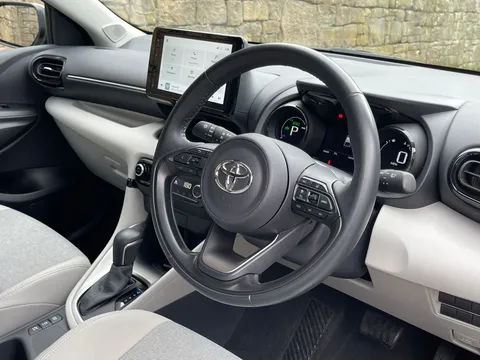 MD72LAO Toyota Yaris 1.5 Hybrid Excel 5dr CVT Thumbnail #2