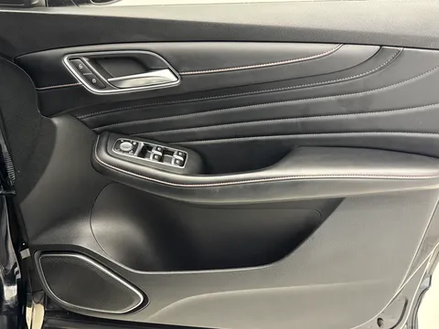 DV24NFM Mg Motor Uk Hs 1.5 T-GDI PHEV Trophy 5dr Auto Thumbnail #18