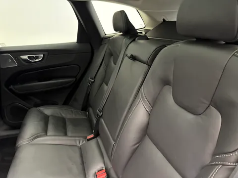 RA74LPK Volvo XC60 2.0 B5P Ultra Dark 5dr AWD Geartronic Thumbnail #12