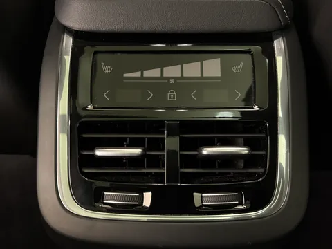 RA74LPK Volvo XC60 2.0 B5P Ultra Dark 5dr AWD Geartronic Thumbnail #13