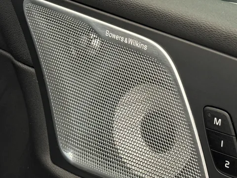 RA74LPK Volvo XC60 2.0 B5P Ultra Dark 5dr AWD Geartronic Thumbnail #23