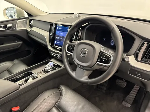 RA74LPK Volvo XC60 2.0 B5P Ultra Dark 5dr AWD Geartronic Thumbnail #25