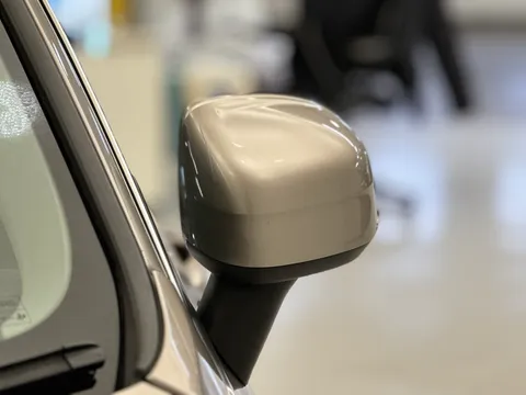 RA74LPK Volvo XC60 2.0 B5P Ultra Dark 5dr AWD Geartronic Thumbnail #37