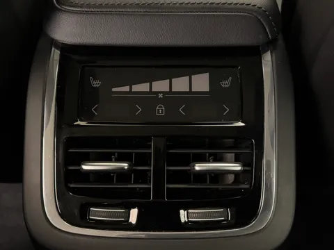 ND72BUP Volvo XC60 2.0 B4P Plus Dark 5dr Geartronic Thumbnail #12