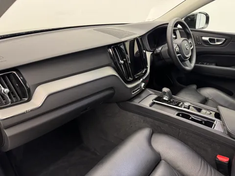 ND72BUP Volvo XC60 2.0 B4P Plus Dark 5dr Geartronic Thumbnail #14