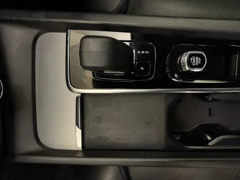 ND72BUP Volvo XC60 2.0 B4P Plus Dark 5dr Geartronic Thumbnail #17