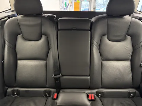 ND72BUP Volvo XC60 2.0 B4P Plus Dark 5dr Geartronic Thumbnail #18