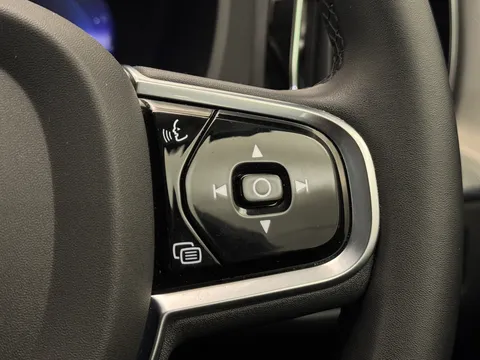 ND72BUP Volvo XC60 2.0 B4P Plus Dark 5dr Geartronic Thumbnail #25