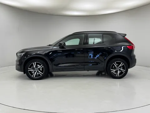 DX23LYA Volvo XC40 2.0 B3P Plus Dark 5dr Auto Thumbnail #3