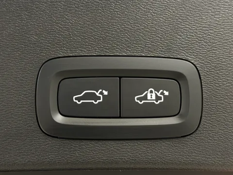 DX23LYA Volvo XC40 2.0 B3P Plus Dark 5dr Auto Thumbnail #10