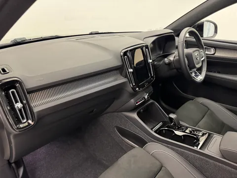 DX23LYA Volvo XC40 2.0 B3P Plus Dark 5dr Auto Thumbnail #13