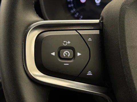 DX23LYA Volvo XC40 2.0 B3P Plus Dark 5dr Auto Thumbnail #25