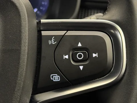 DX23LYA Volvo XC40 2.0 B3P Plus Dark 5dr Auto Thumbnail #26