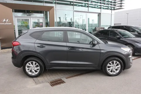 DG21RWZ Hyundai Tucson 1.6 CRDi 48V MHD SE Nav 5dr 2WD Thumbnail #4