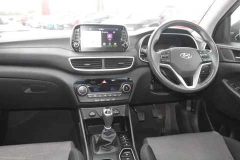 DG21RWZ Hyundai Tucson 1.6 CRDi 48V MHD SE Nav 5dr 2WD Thumbnail #12